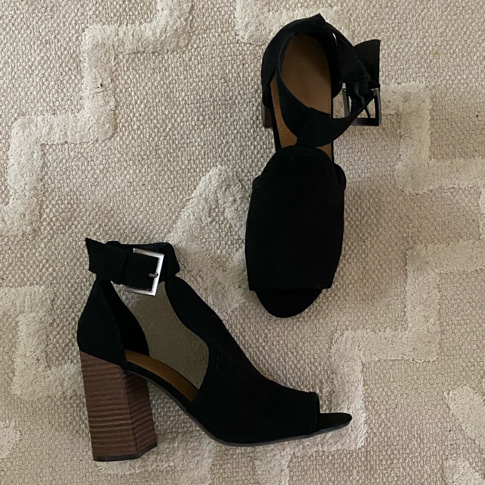 Universal Thread Heels